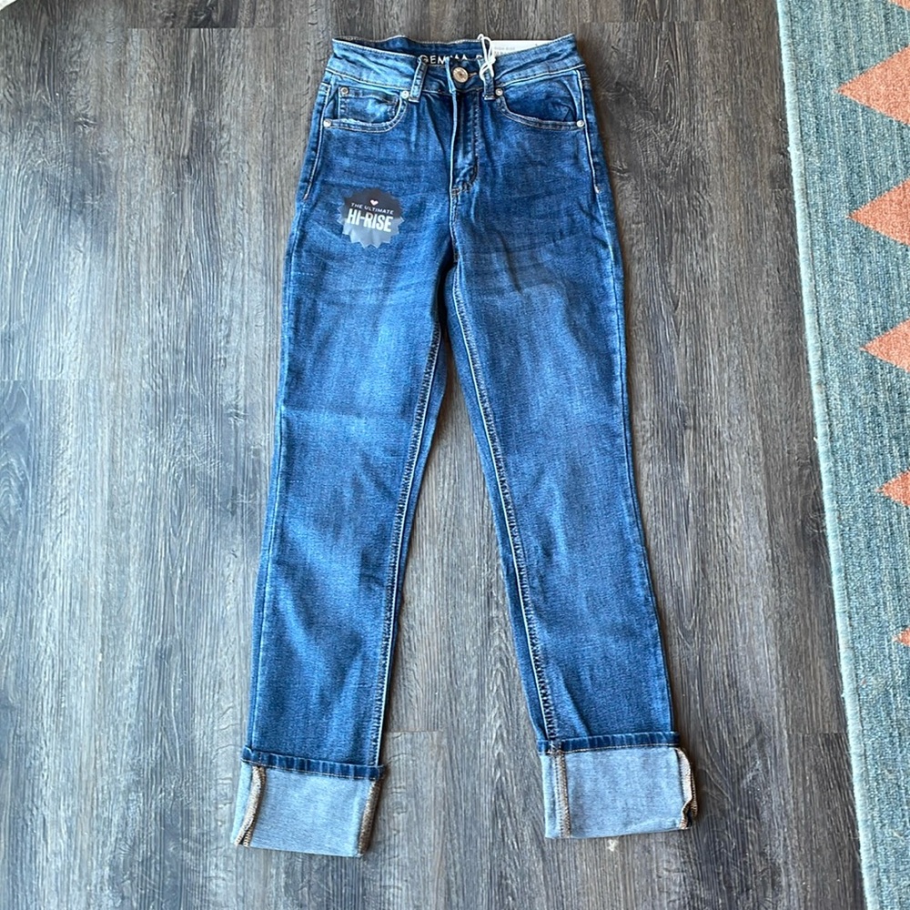 NWT Gemma Rae High-Rise Slim Straight Jeans